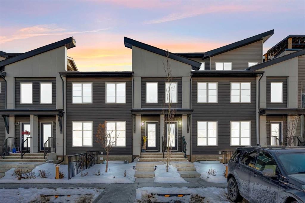 304-474 Seton Circle Se, Calgary, AB - Outdoor With Facade