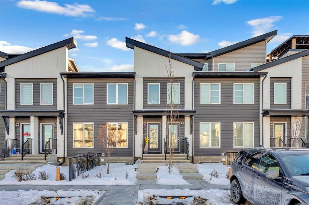 304-474 Seton Circle Se, Calgary, AB - Outdoor With Facade