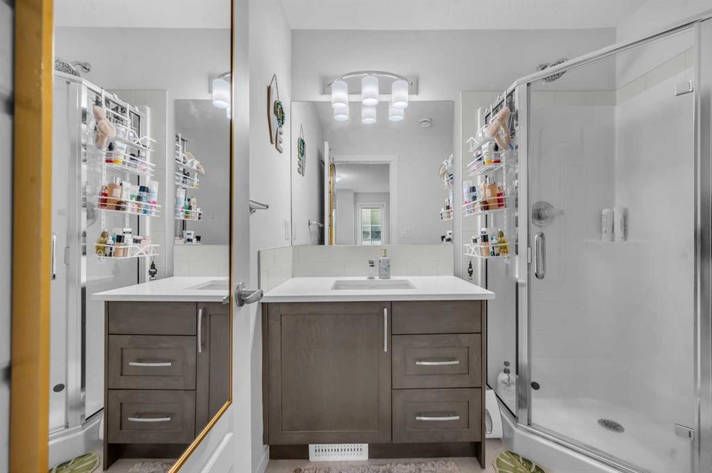 304-474 Seton Circle Se, Calgary, AB - Indoor Photo Showing Bathroom