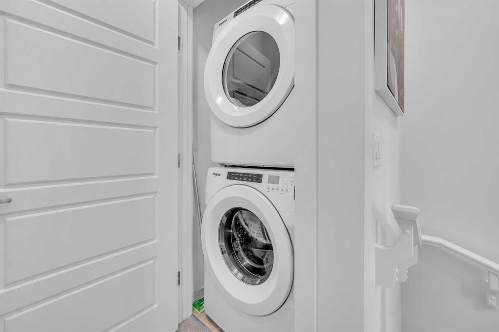304-474 Seton Circle Se, Calgary, AB - Indoor Photo Showing Laundry Room