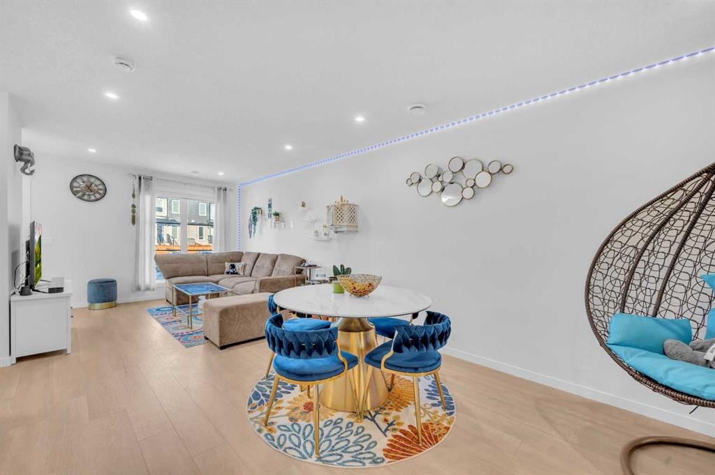 304-474 Seton Circle Se, Calgary, AB - Indoor Photo Showing Other Room