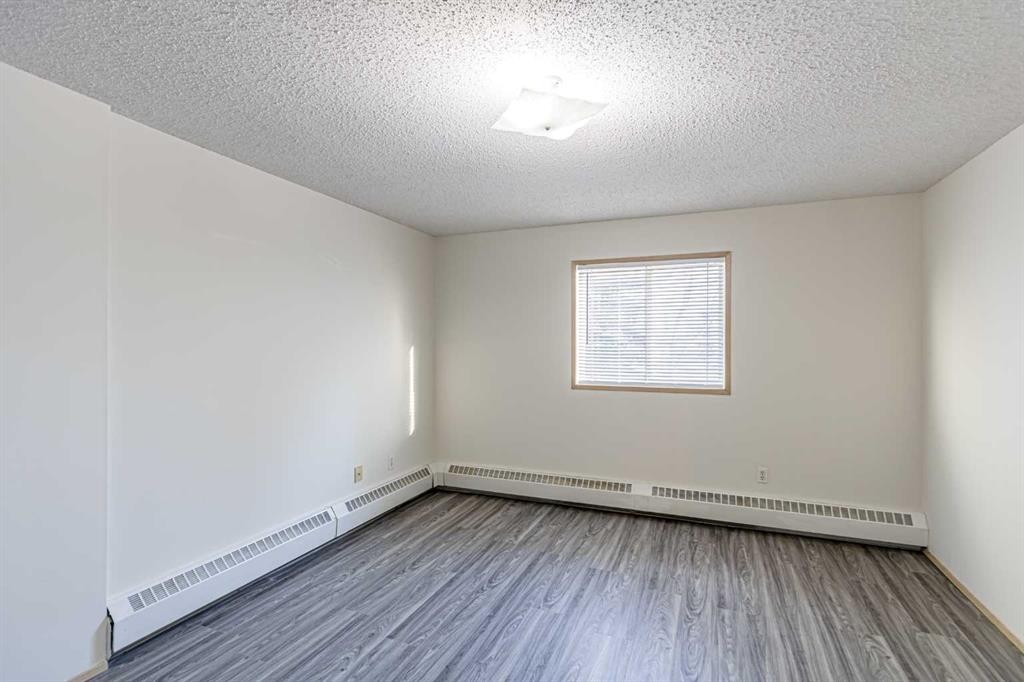314-21 Dover Point Se, Calgary, AB - Indoor Photo Showing Other Room