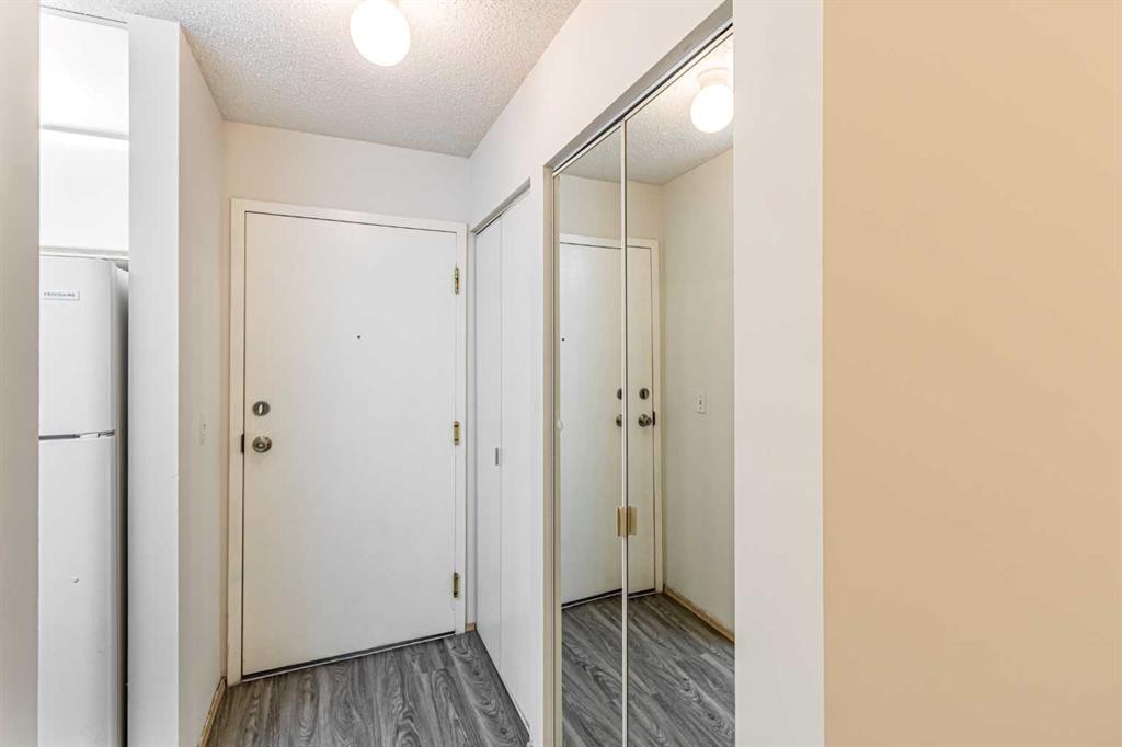 314-21 Dover Point Se, Calgary, AB - Indoor Photo Showing Other Room