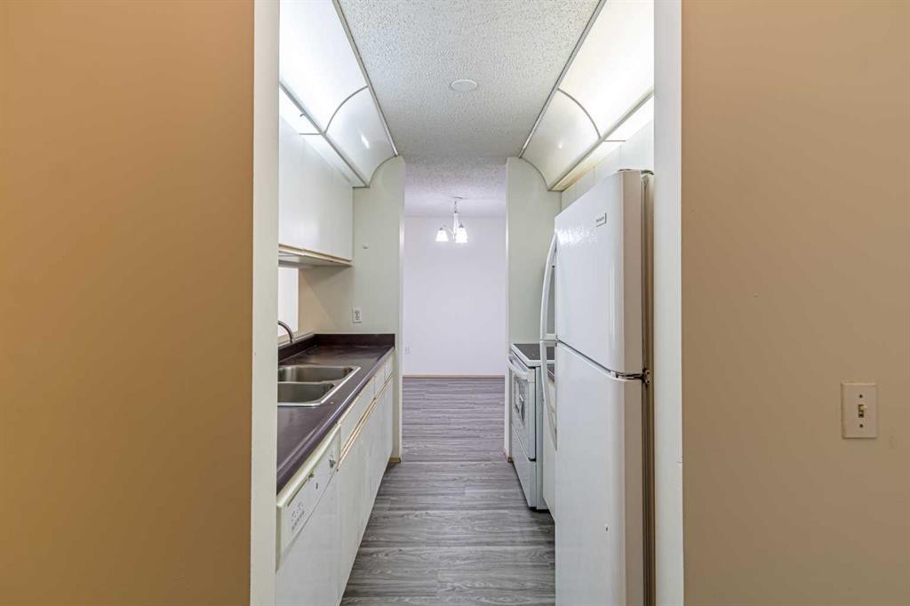 314-21 Dover Point Se, Calgary, AB - Indoor