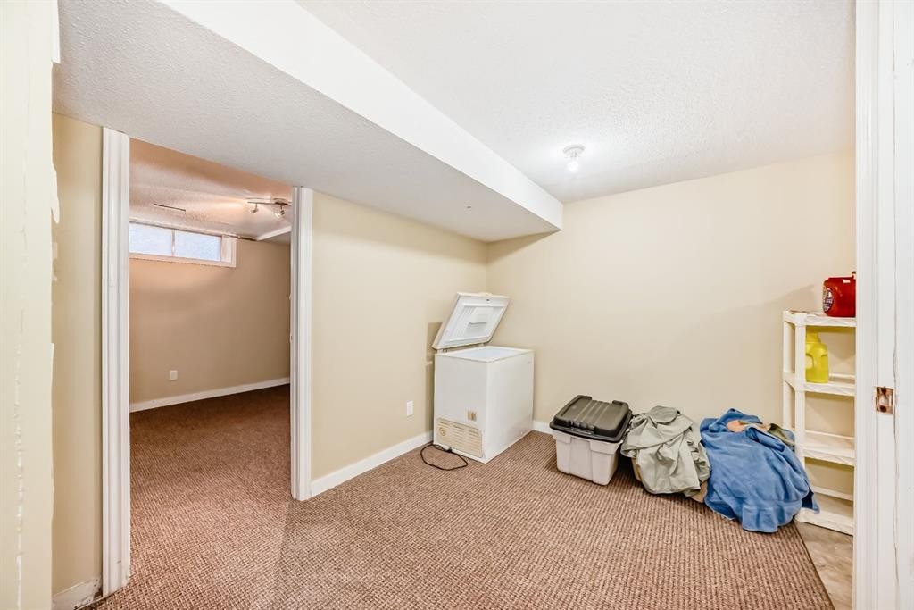 247 Bracewood Road Sw, Calgary, AB - Indoor