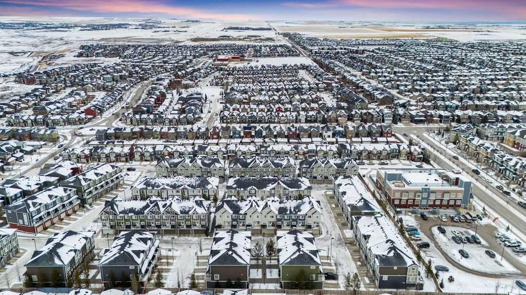 708 Evansridge Common Nw, Calgary, AB - Outdoor With View