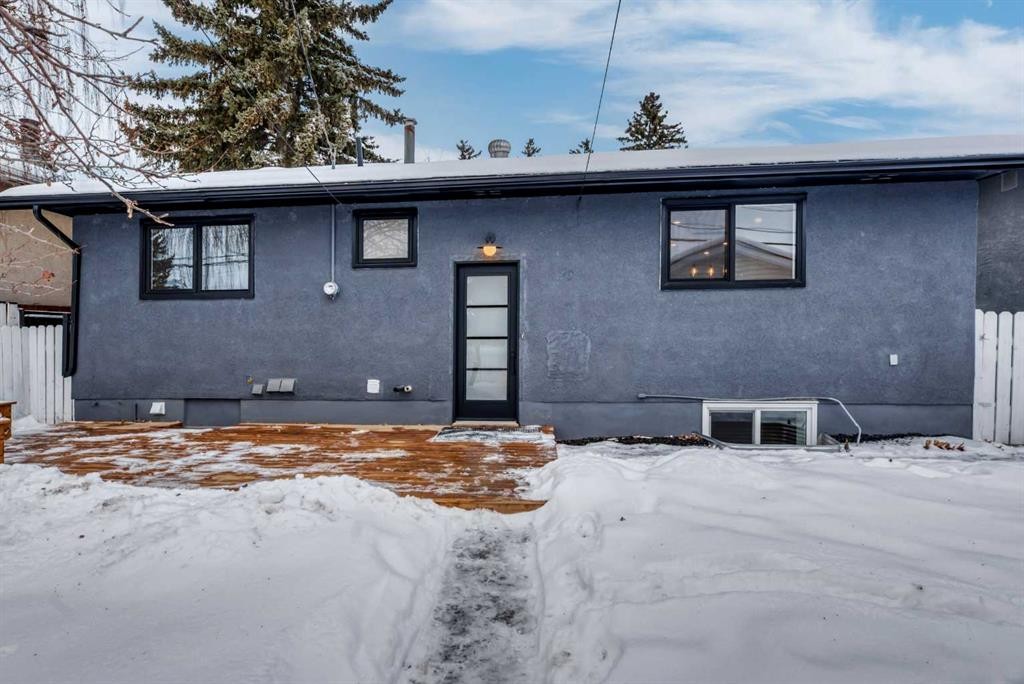 32 Allandale Close Se, Calgary, AB - Outdoor