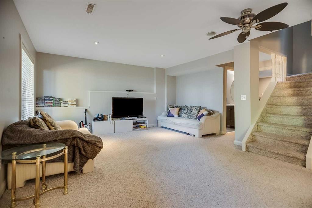 113 Somerside Green Sw, Calgary, AB - Indoor