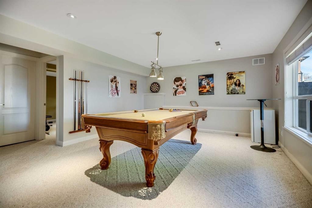 113 Somerside Green Sw, Calgary, AB - Indoor Photo Showing Other Room