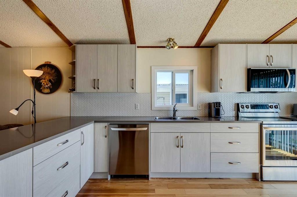 101-99 Arbour Lake Road Nw, Calgary, AB