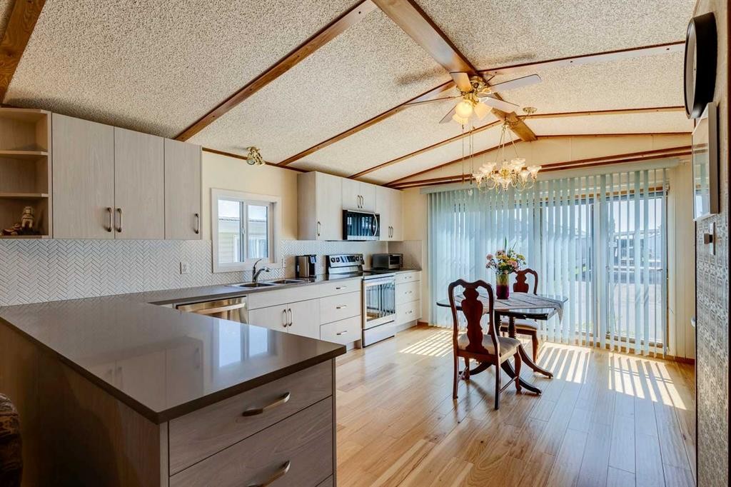 101-99 Arbour Lake Road Nw, Calgary, AB