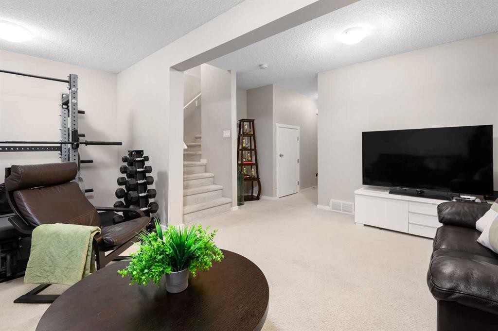 802 Walden Drive Se, Calgary, AB - Indoor