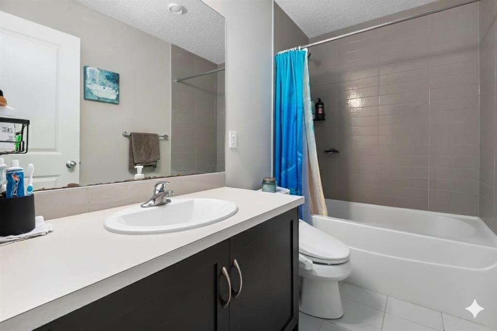 802 Walden Drive Se, Calgary, AB - Indoor Photo Showing Bathroom
