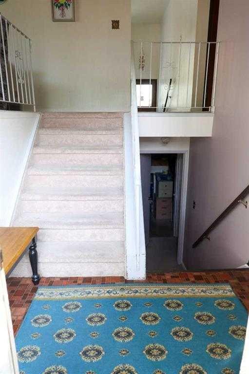 1356 Southdale Crescent Sw, Calgary, AB - Indoor Photo Showing Other Room