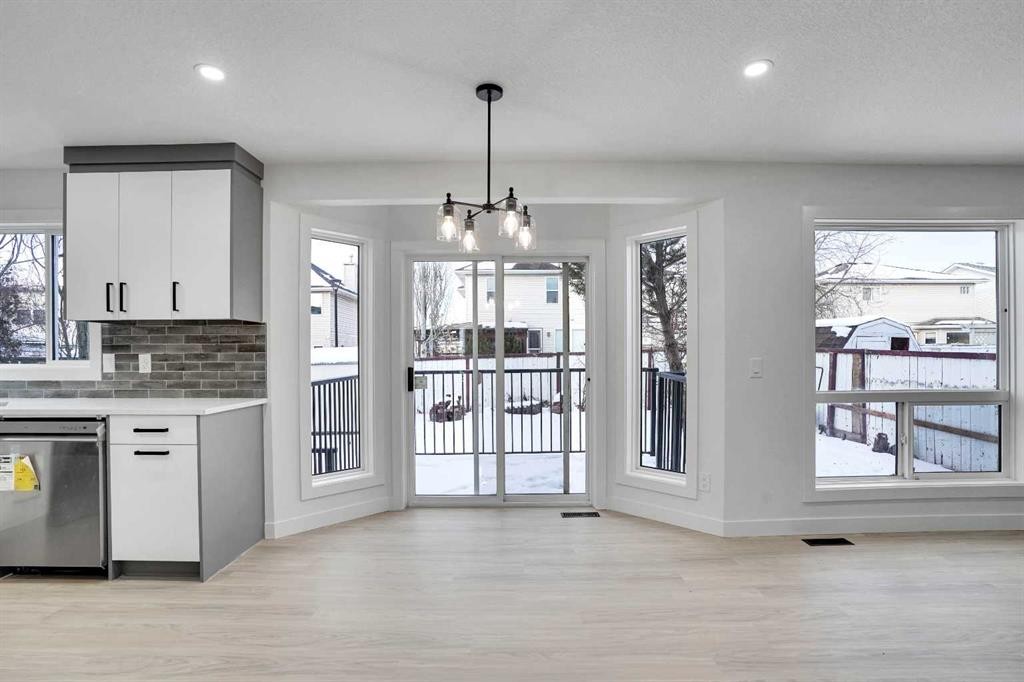 55 Coral Springs Close Ne, Calgary, AB - Indoor