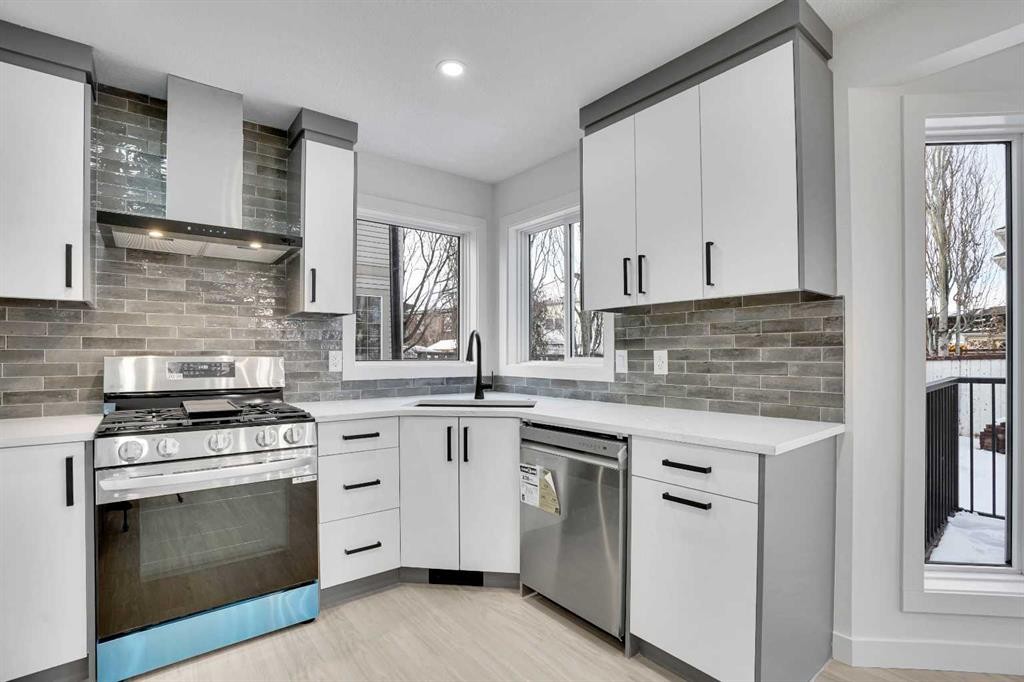 55 Coral Springs Close Ne, Calgary, AB - Indoor Photo Showing Kitchen With Upgraded Kitchen