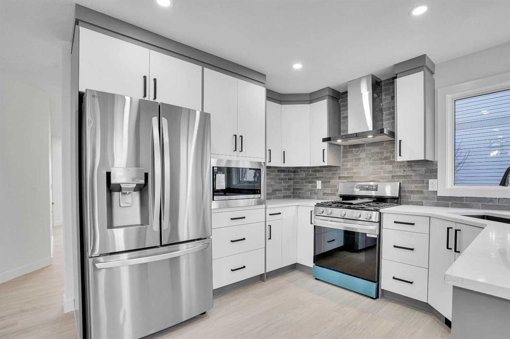 55 Coral Springs Close Ne, Calgary, AB - Indoor Photo Showing Kitchen With Upgraded Kitchen