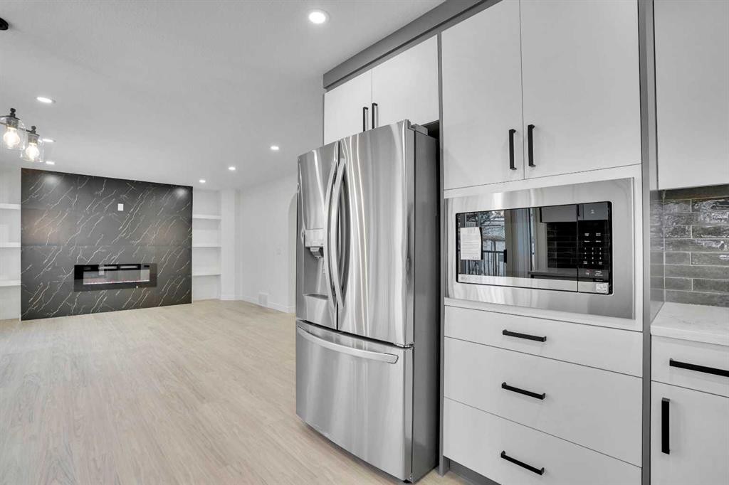 55 Coral Springs Close Ne, Calgary, AB - Indoor Photo Showing Kitchen