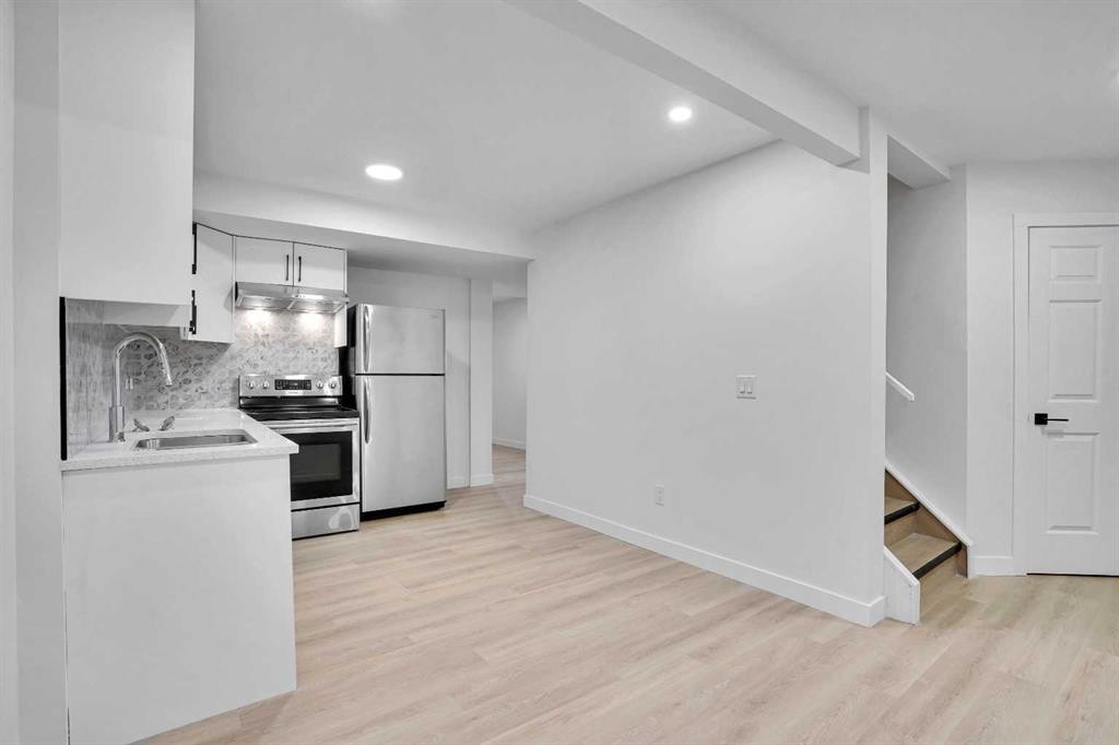 55 Coral Springs Close Ne, Calgary, AB - Indoor Photo Showing Kitchen