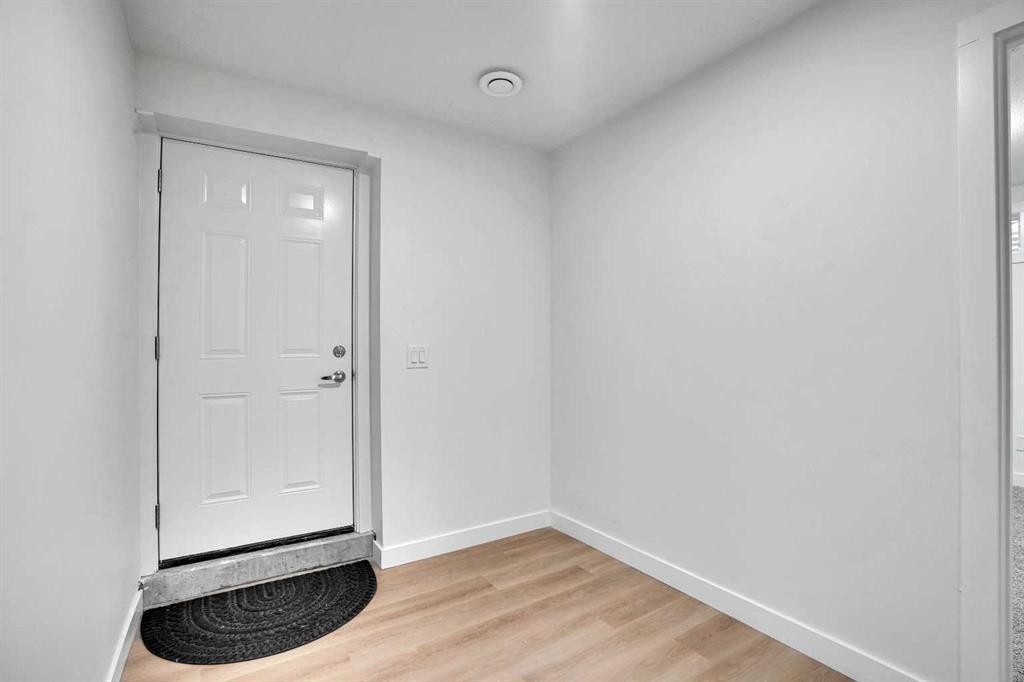 55 Coral Springs Close Ne, Calgary, AB - Indoor Photo Showing Other Room