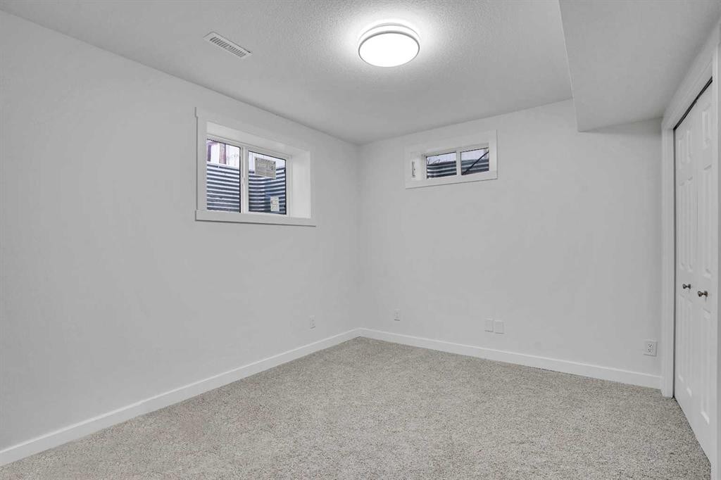 55 Coral Springs Close Ne, Calgary, AB - Indoor Photo Showing Other Room