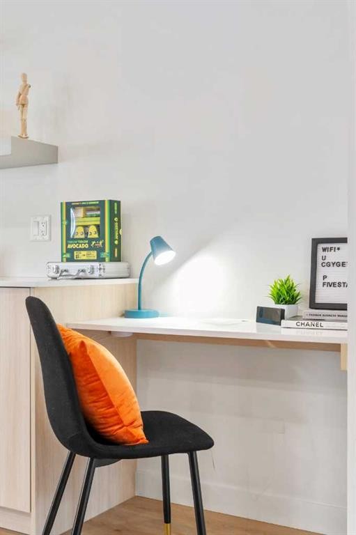 Unit 4-1313 20 Avenue Nw, Calgary, AB