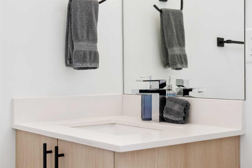 Unit 4-1313 20 Avenue Nw, Calgary, AB