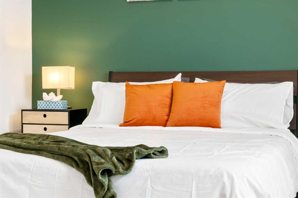 Unit 4-1313 20 Avenue Nw, Calgary, AB