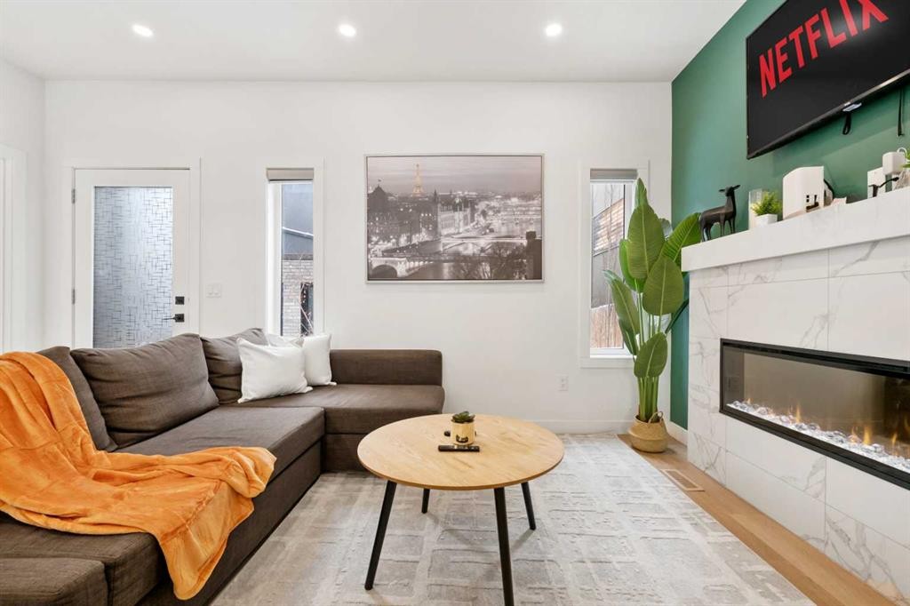 Unit 4-1313 20 Avenue Nw, Calgary, AB