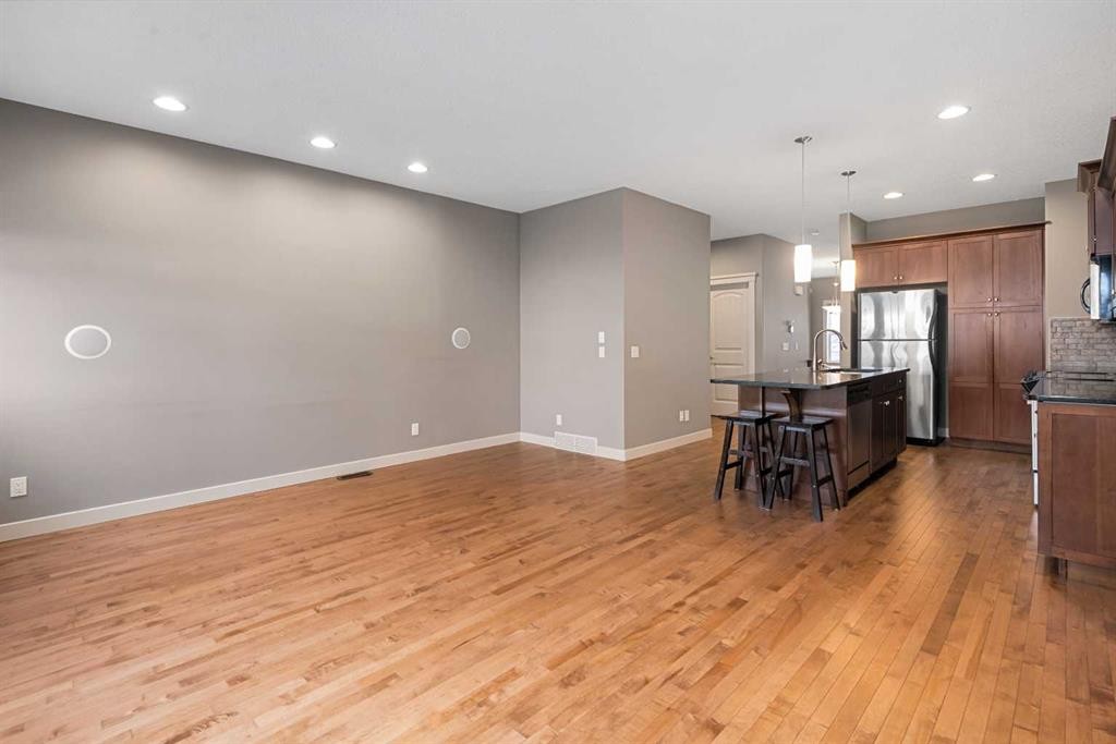 5628 Henwood Street Sw, Calgary, AB - Indoor