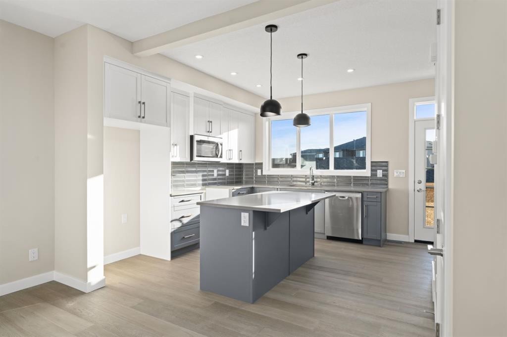 29 Sora Gate Se, Calgary, AB - Indoor Photo Showing Kitchen With Upgraded Kitchen