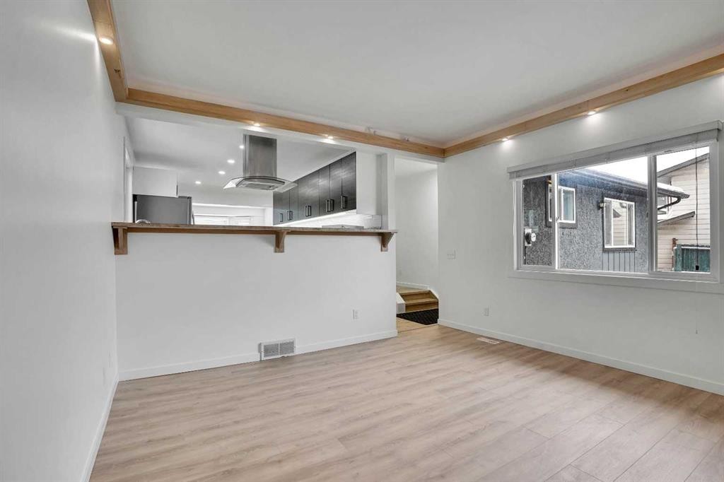 315 Templewood Place Ne, Calgary, AB - Indoor Photo Showing Other Room