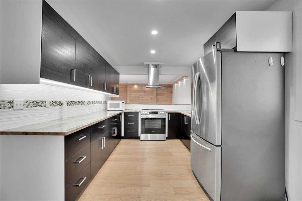 315 Templewood Place Ne, Calgary, AB - Indoor Photo Showing Kitchen
