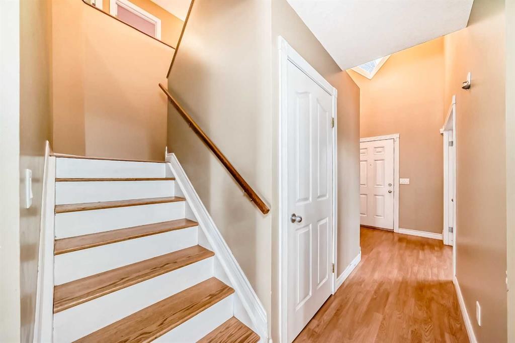 310 Highwood Village Place Nw, High River, AB - Indoor Photo Showing Other Room