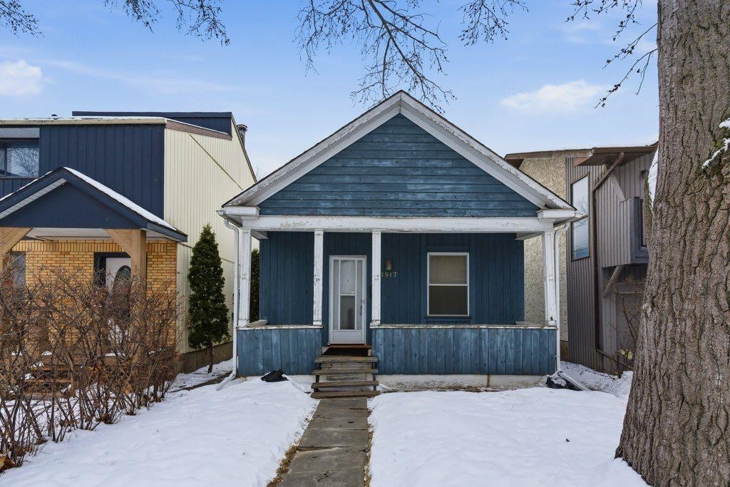1517 19 Avenue Nw, Calgary, AB - Outdoor