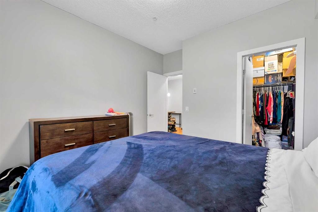 109-2307 14 Street Sw, Calgary, AB - Indoor Photo Showing Bedroom