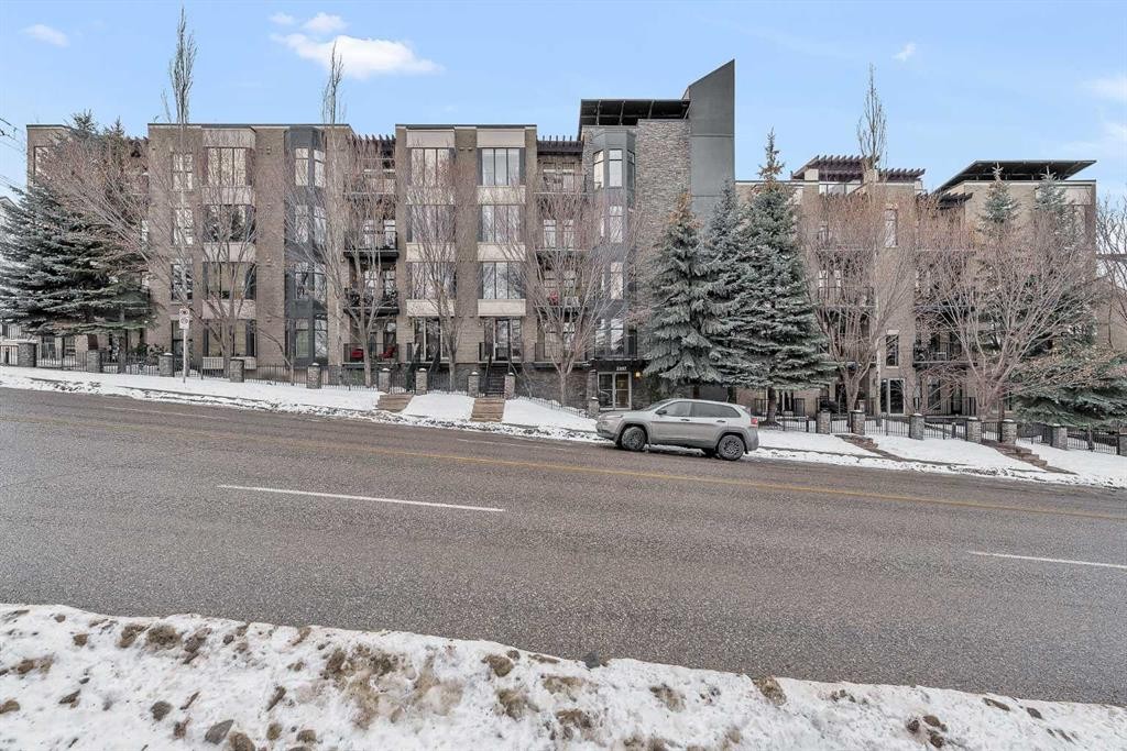 109-2307 14 Street Sw, Calgary, AB - Outdoor