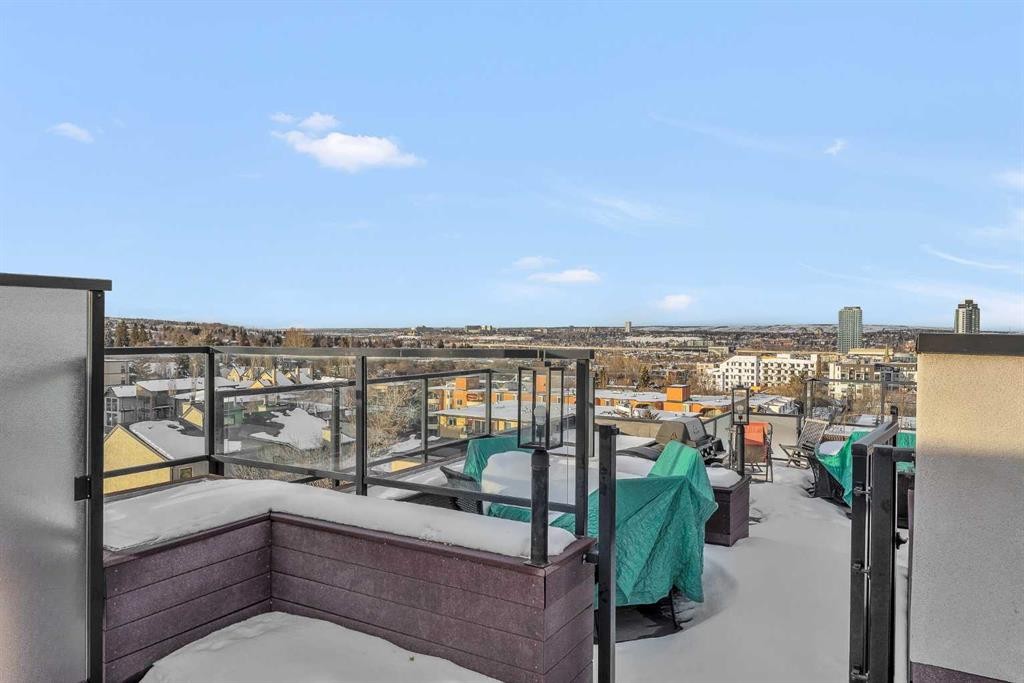 109-2307 14 Street Sw, Calgary, AB - Outdoor With View
