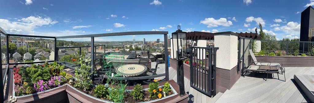 109-2307 14 Street Sw, Calgary, AB - Outdoor