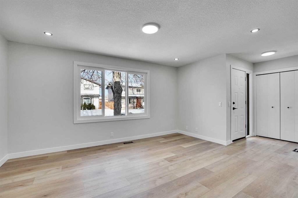 139 Castleglen Way Ne, Calgary, AB - Indoor Photo Showing Other Room