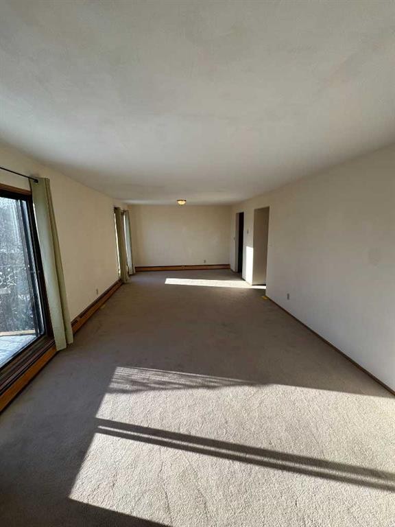 1-7-2515 First Avenue Nw, Calgary, AB - Indoor Photo Showing Other Room
