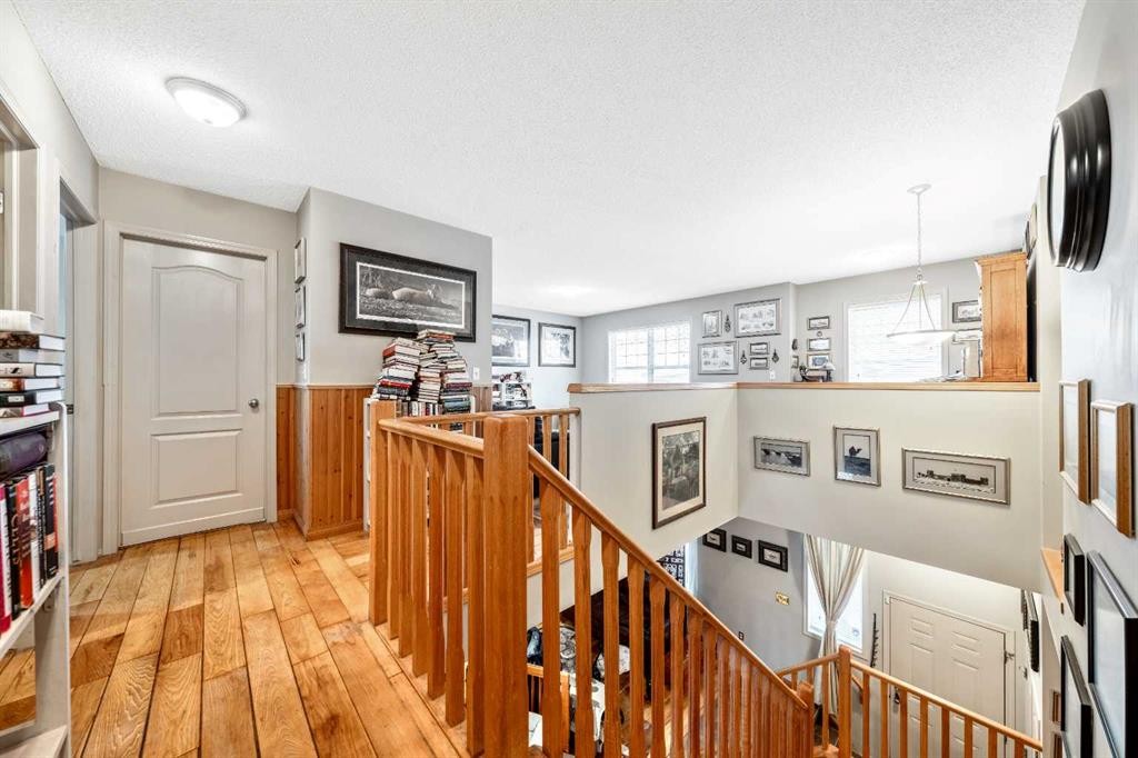 40 Mckinnon Street Nw, Langdon, AB - Indoor Photo Showing Other Room