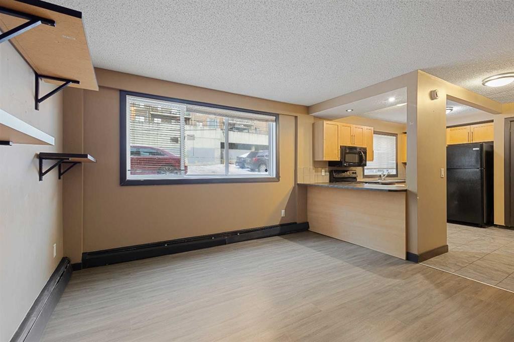 105-620 15 Avenue Sw, Calgary, AB - Indoor Photo Showing Kitchen