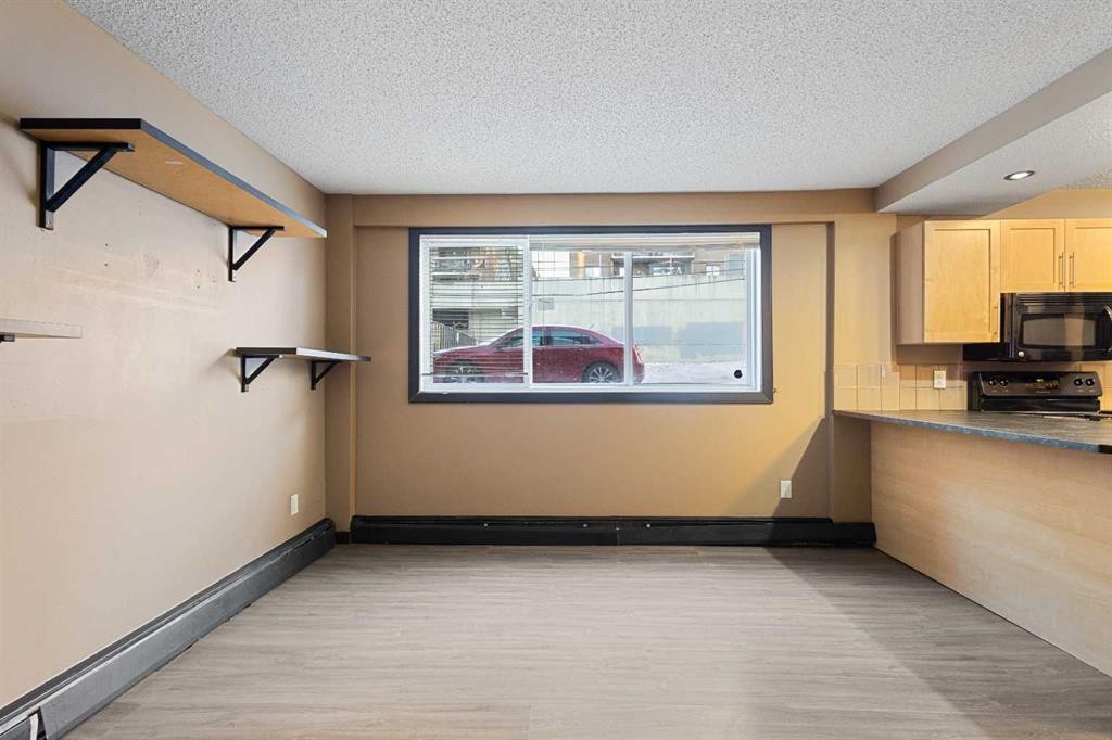 105-620 15 Avenue Sw, Calgary, AB - Indoor Photo Showing Kitchen