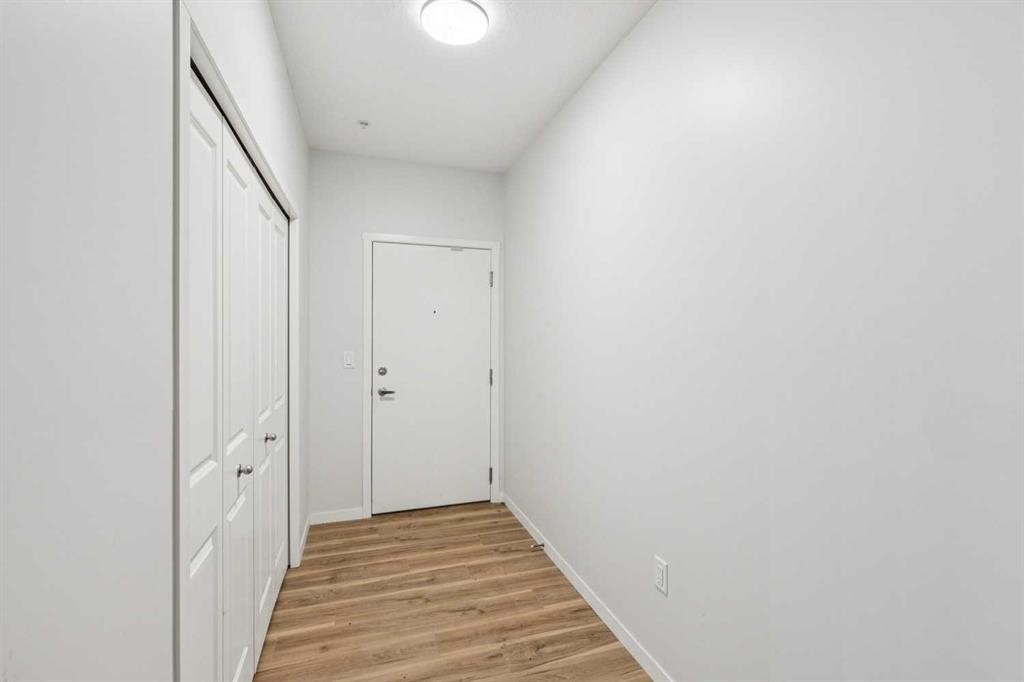 3116-33 Carringham Gate Nw, Calgary, AB - Indoor Photo Showing Other Room