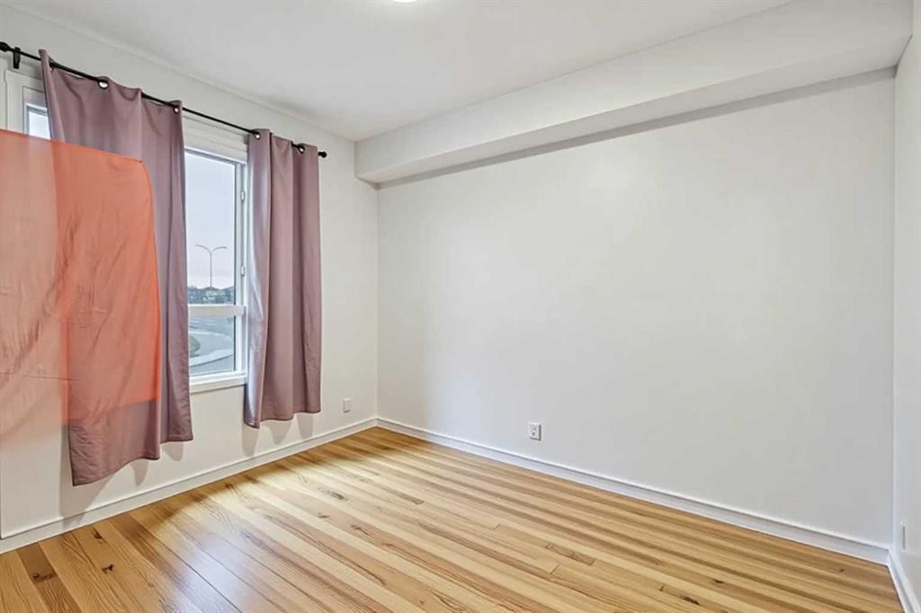 3116-33 Carringham Gate Nw, Calgary, AB - Indoor Photo Showing Other Room