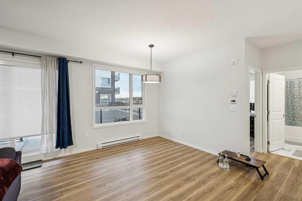 3116-33 Carringham Gate Nw, Calgary, AB - Indoor Photo Showing Other Room