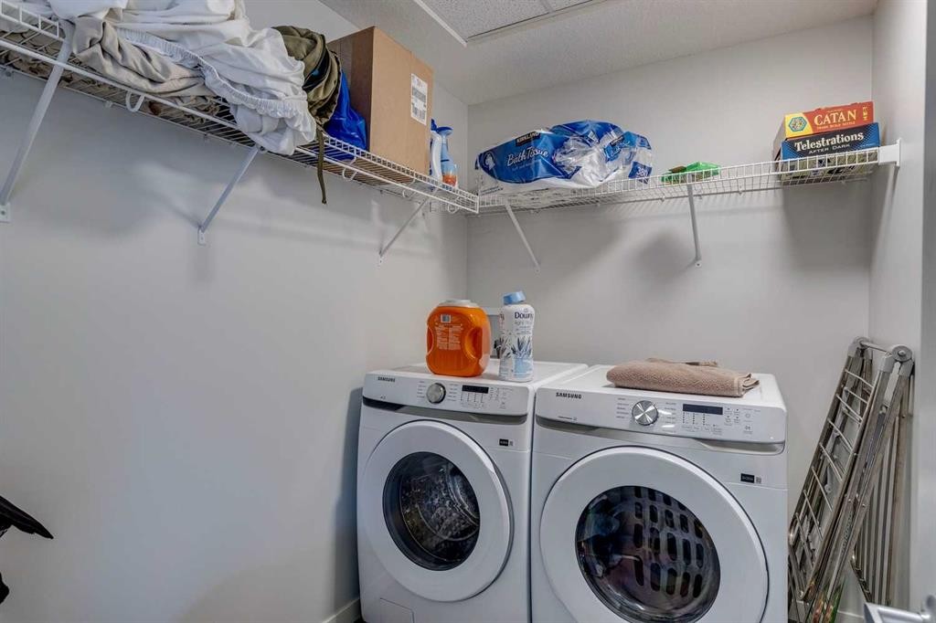 3204-33 Carringham Gate Nw, Calgary, AB - Indoor Photo Showing Laundry Room