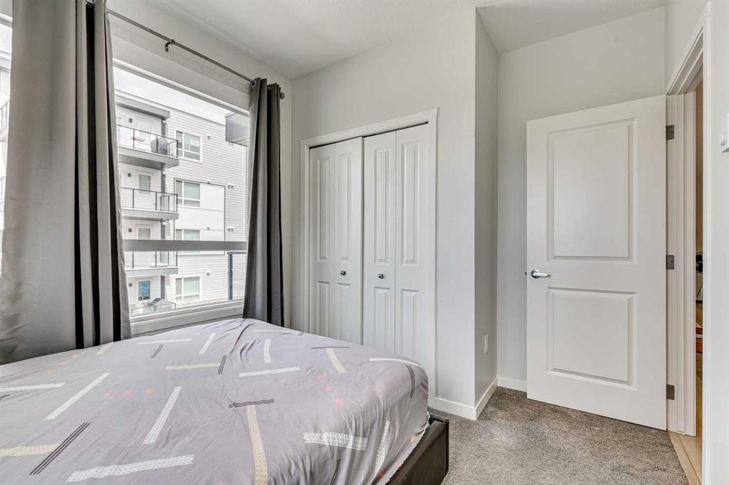 3204-33 Carringham Gate Nw, Calgary, AB - Indoor Photo Showing Bedroom