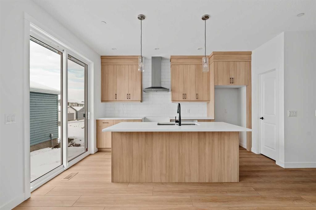 15 Herron Walk Ne, Calgary, AB - Indoor Photo Showing Kitchen